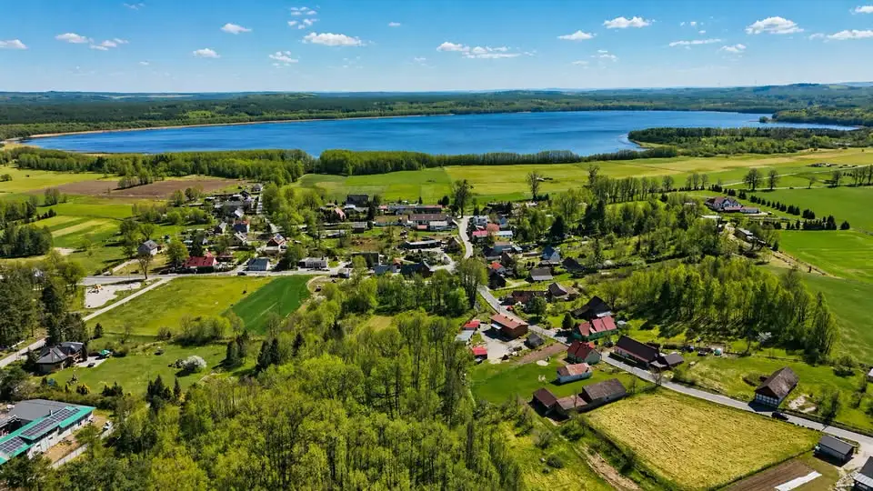 Pożegnanie wakacji nad jeziorem Łętowskim – festyn, wyścig kajaków i kino plenerowe