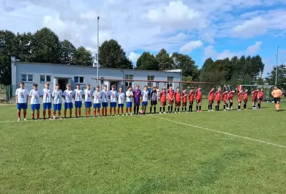 Juniorzy Darłovii rozgromili LZS Karsibór 9:0 w ligowym meczu