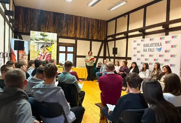 Narodowe Czytanie „Dziadów” w Darłowie – literackie święto, które połączyło pokolenia