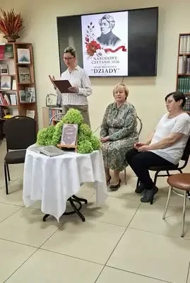 Narodowe Czytanie 2026 w Sławnie: Uczniowie zmierzyli się z „Dziadami” Mickiewicza