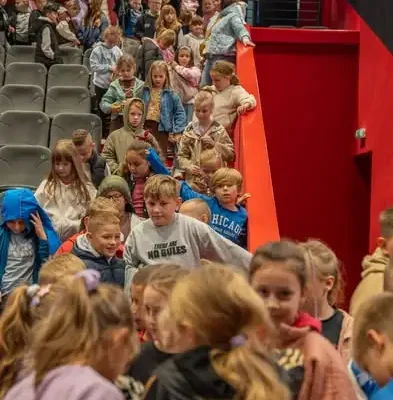 Pierwszy dzień jesieni w Kinie pod Filarami – uczniowie SP nr 2 w Sławnie na przedpremierze